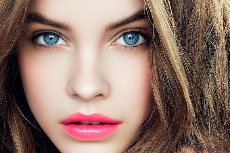Идеи ослепительного макияжа для голубых глаз