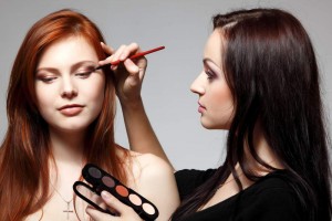 6 профессиональных трюков для макияжа